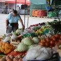 Teletina otišla iznad: 1.000 dinara Cene na pijacama na početku oktobra: Jeftinije voće i povrće, poskupela piletina