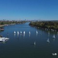 Kapetane, obala je čista – Fondacija Mozzart dala vetar u leđa za puna jedra i čistiju Savu tokom regate Belgrade Cruiser Cup…