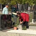 Ovo je mučilište gde ni mrtvi nemaju mira Srbi na KiM obišli grobove stradalih, obeležili Mitrovske zadušnice (foto)