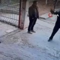 (Uznemirujuće) Učenik (12) pucao u direktora škole pred kamerama! Užas u Turskoj, muškarac u kritičnom stanju (video)