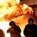 (Foto, video) Tirana gorela! Demonstranti bacali Molotovljeve koktele na kancelariju Edija Rame i policiju: "Ovo je tek…