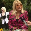 Šok scena u Jutarnjem: Pevačica se na Uskrs uključila u program, iza nje stoji kartonska dvojnica (foto)