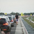 Danas se očekuje pojačan intenzitet saobraćaja i gužve na naplatnim rampama
