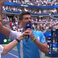 Novak pevao publici, amerikanac ga napao! Namerno ruže Đokovića, a svi mu se dive: "To je krindž!" (video)