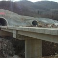 Veličanstvena slika sa srpskog gradilišta: Puši se asfalt u tunelu Laz