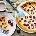 Brzi kolač sa jagodama i trešnjama: U ovu jednostavnu i ukusnu poslasticu zaljubićete se na prvi zalogaj, a sve sastojke…