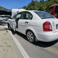 Prve slike nesreće na ulazu u Novi Pazar: Vozač "hjundaija" zaspao za volanom pa se zakucao u "golf"