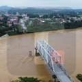 Više od 10 ljudi nestalo nakon rušenja mosta u Vijetnamu