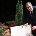 Vučić ugostio Tokajeva: "Dobio sam na poklon čuvene kazahstanske jabuke" FOTO