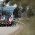 Profesor Mašinskog sa studentima od prvog kilometra