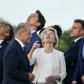 "Mrtvi klub, tamo za stolom sede samo zombiji" Medvedev razbucao zemlje G7
