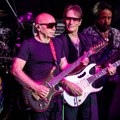 Jedan od najvećih svetskih gitarista – Joe Satriani – uoči dolaska u Beograd razgovarao je sa dekanom Filozovskog fakulteta…