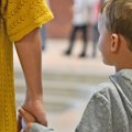 Prvaci osnovnih škola u sistemu Srbije na Kosovu i Metohiji dobiće jednokratnu pomoć po 4.000 din