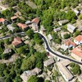 SELO POKREVENIK DOBILO ASFALT POSLE POLA VEKA