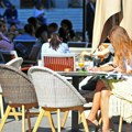 Srpkinja javno pokazala poklon koji je dobila od kume pa navukla gnev ljudi: "Kakva seljanka, mogla je bar cenu da skine"…