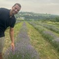 Mladi Bojan iz Milićevaca zamenio šljive lavandom i sada razvija poseban proizvod: Hrvati već zainteresovani