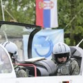 (Foto) Održan memorijalni avio-skup u čast heroja pilota Milenka Pavlovića, najmlađi leteli helikopterom