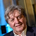(Foto) Ova lepotica je ćerka Radoša Bajića. Krenula je očevim stopama: Bila je deo serije "Selo gori, a baba se češlja"