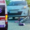 Dete teško povređeno kod tržnog centra Karaburma: Vozač ga oborio sa bicikla, hitno prevezeno u bolnicu