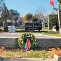 Na groblju u Prištini vraćen spomenik srpskim vojnicima