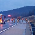 Troje poginulih, 12 ozlijeđenih u teškoj prometnoj nesreći na autocesti A1