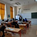 PISA istraživanje: Čak 40 odsto učenika u Srbiji NE sluša šta nastavnici govore na časovima