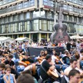 Postavljen rekord u centru Beograda: 1.000 gitarista sviralo istovremeno