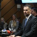 "To je politička zloupotreba": Gradonačelnik Novog Sada kritikovao podizanje spomen-ploče na železničkoj stanici bez…