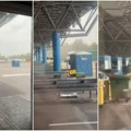 Hit snimak! Toalet putuje iz Hrvatske u Srbiju: Jezivo nevreme pogodilo susednu zemlju (video)