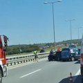 Saobraćajna nesreća kod Orlovače: Vatrogasci i Hitna na licu mesta, stvorila se gužva na obilaznici (video)