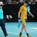 "Miriše mi na favorizovanje!" Džon Mekinro žestoko opleo po Janiku Sineru i skandalu koji se desio na Australijan openu!