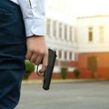 Nišlija pretio replikom pištolja muškarcu na ulici i tražio mu nova