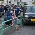 Incidenti se šire svetom, muškarac autom krenuo na izraelsku ambasadu u Tokiju: Policajac povređen, napadač uhapšen