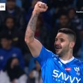Malkom idealno centrirao, Mitrović glavom za 2:0 (VIDEO)