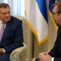 Dodik zahvalio Vučiću na čestitki povodom 9. januara