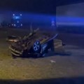 (VIDEO) Sudar auta i dva kamiona kod Rume: Putničko vozilo prepolovljeno
