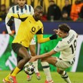 Dortmund obavio veliki posao već u prvom poluvremenu, Samardžić u finišu propustio priliku da vrati neizvesnost