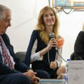 Iskra koja budi svet sećanja: Olgica Kravljača Veljović predstavila zbirku "Plamen ivanjdanske sveće"