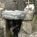 (Video) Misterija niškog ostroga Sveštenik minirao sveto mesto pa gorko zažalio: "Šuplji kamen" krije priču od koje prolazi…