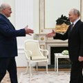 Putin i Lukašenko u Kremlju: Doći će vreme kada će političari moliti da dođu na Paradu pobede