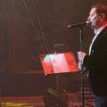 Devet hiljada ljudi na jednom mestu: Aco Pejović muzikom i pesmom "zapalio" novosadsku publiku (foto)