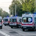 (Video) Urušio se balkon u školi Lokve krvi na licu mesta, jednom detetu slomljena vilica: Maturanti skočili da se slikaju i…