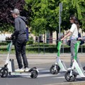 Iznajmljivanje električnih trotineta i bicikala klikom
