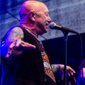 Tužna vest iz sveta rokenrola: Preminuo čuveni frontmen, tokom poslednje turneje završio u bolnici