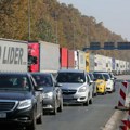 Veliko čekanje na dva granična prelaza: Kamioni stoje po pet sati