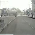 Zastrašujući snimak granatiranja Belgoroda Vatra kulja na sve strane, ljudi panično trče (video)
