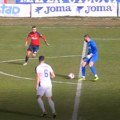 Šta se desi kad golman voli previše da dribla? (VIDEO)