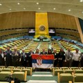 Obezbeđenje UN pokušalo da oduzme zastavu Srbije! Pre početka sednice izbio skandal