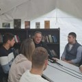 “Probudili ste ovo društvo, vreme je da se integrišete u akademsku zajednicu“: Ministar prosvete posetio studente u…