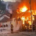 Požar u centru starog Priboja, gorela kuća požar se proširio (VIDEO)